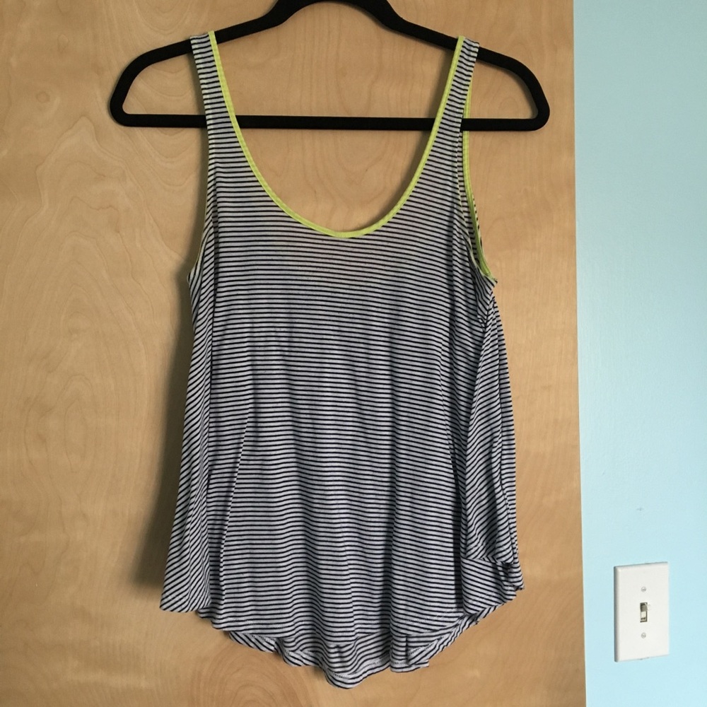 ❗️donating soon❗️AE striped tank - Picture 1 of 3